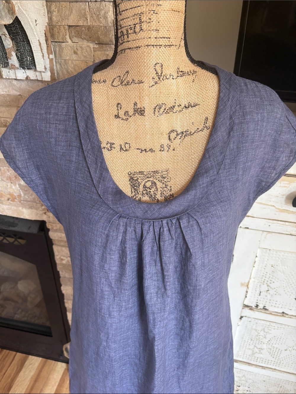 Malvin 100% linen blue chambray scoop neck shirt dress cap sleeves pleated neck - Picture 2 of 16